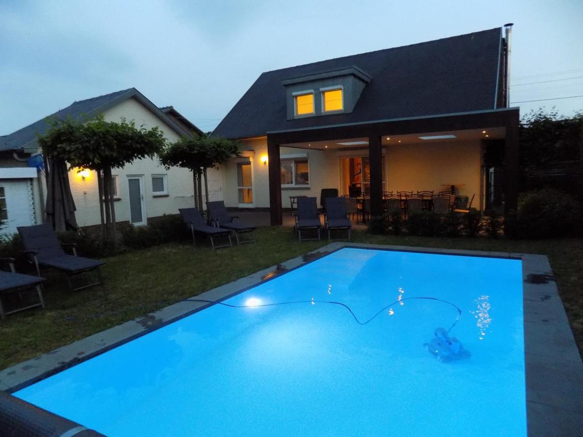 Villa Maas & Kempen Maaseik Exteriör bild