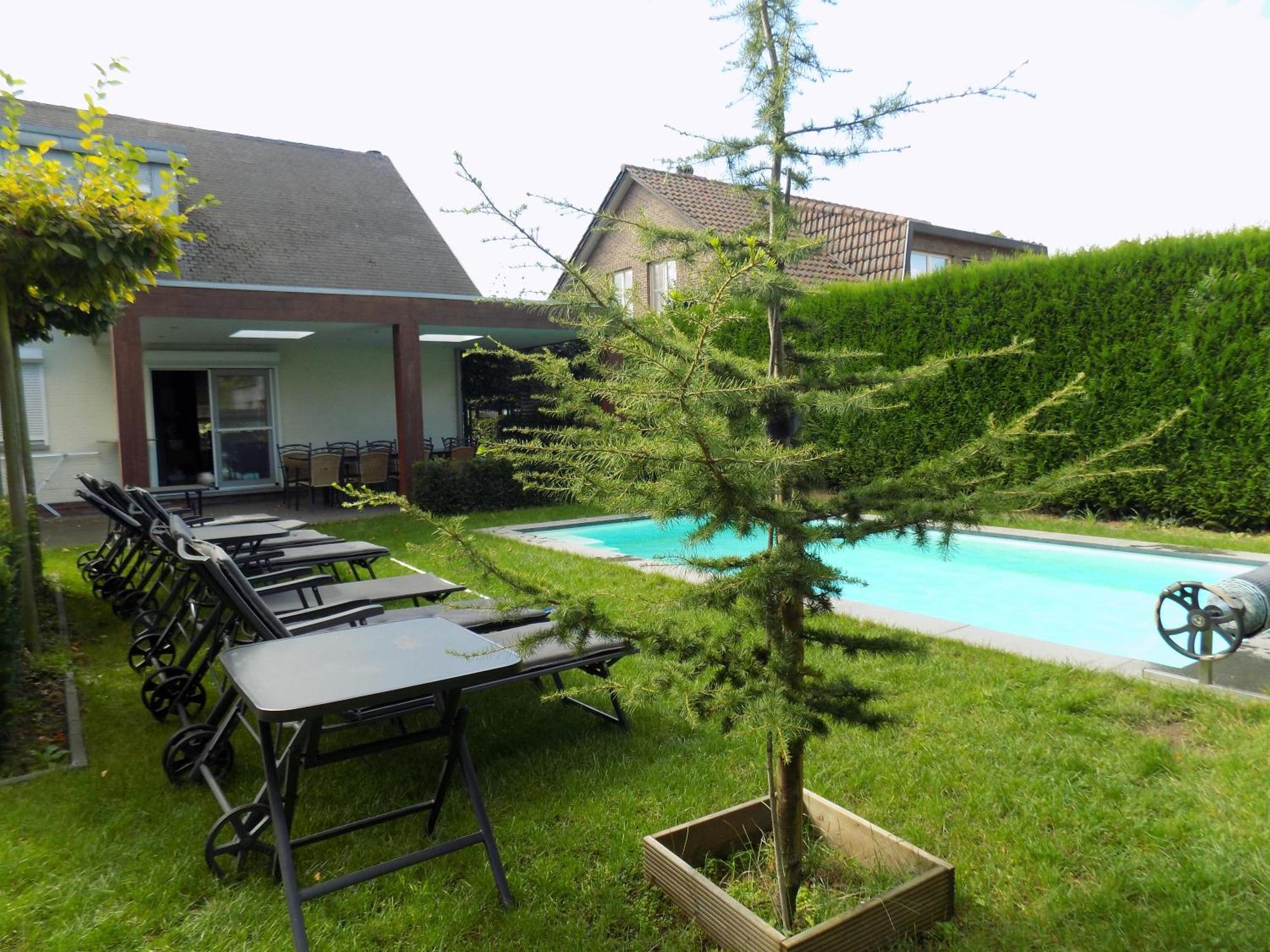 Villa Maas & Kempen Maaseik Exteriör bild